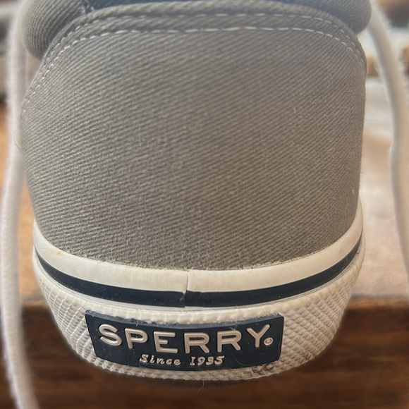 Men’s sneakers - Picture 2 of 2